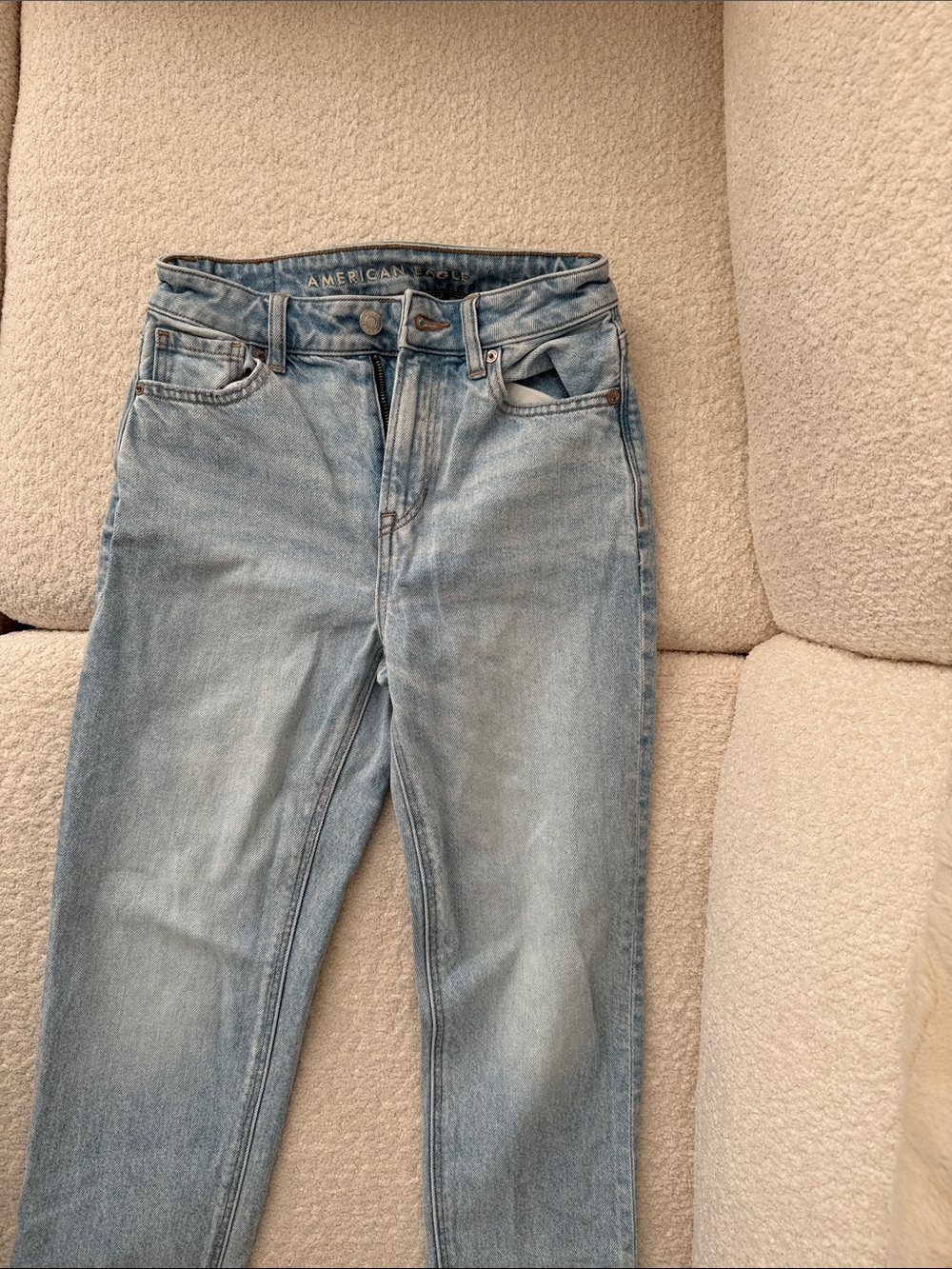 American Eagle Outfitters Vintage Light Wash High-Rise Women's Jeans